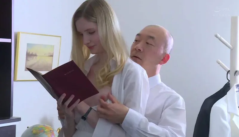 Vợ yêu chấp nhận làm bạn gái cho đối tác của ông chồng để trả nợ