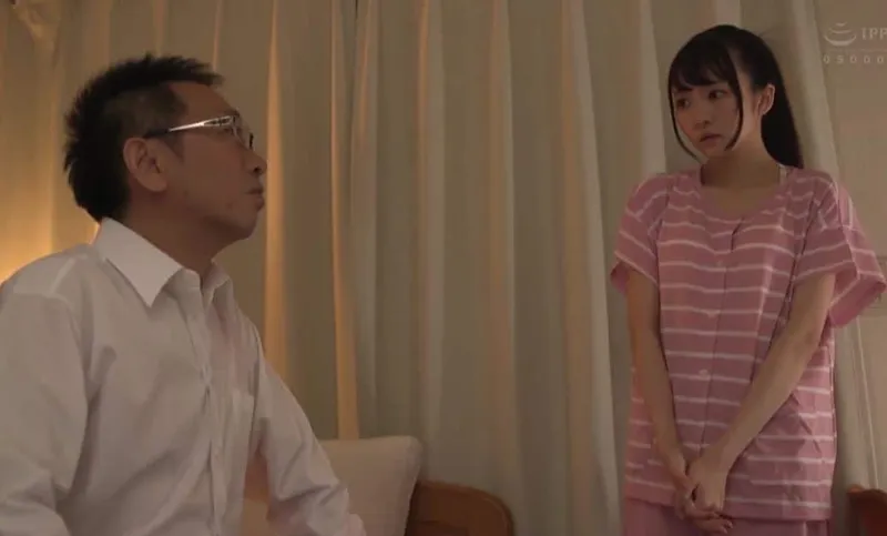 Bố dượng và nhóc con riêng bé nhỏ của vợ