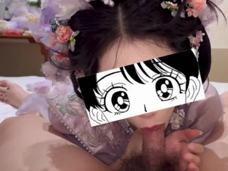 Gái xinh trong bộ đồ con gái mút thằng nhỏ cực đã